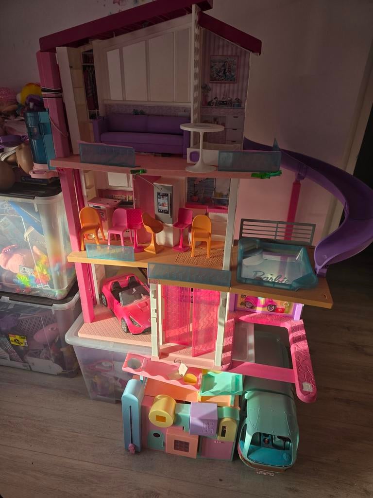 Barbiehuis, Kinderen en Baby's, Speelgoed | Poppenhuizen, Ophalen of Verzenden, Poppenhuis