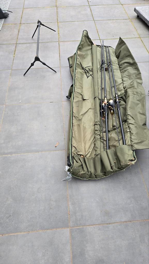 karpervisser: hengels, molens, foedraal, net, rodpod stoel, Watersport en Boten, Hengelsport | Karpervissen, Gebruikt, Complete set