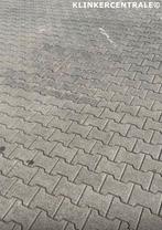 ROOIKORTING 720m2 grijs beton H-klinkers H-profiel straatste