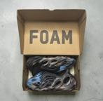 Yeezy Foam Runners Zwart/Grijs - Nieuw met labels en doos, Ophalen of Verzenden, Nieuw, Zwart, Slippers