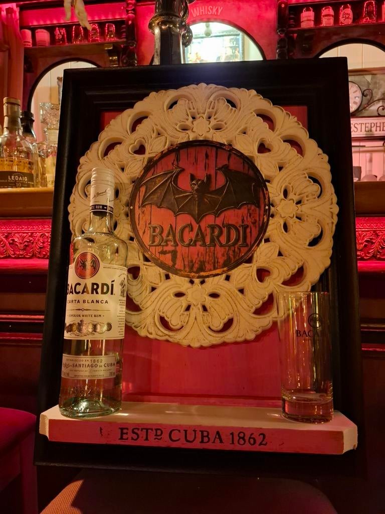 Bar mancave chillroom bacardi wand decoratie, Huis en Inrichting, Barren, Ophalen of Verzenden