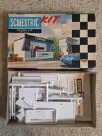 Oude Scalextric Triang racebaan racing pit model kit K701, Verzenden, Zo goed als nieuw, 1:35 tot 1:50, Diorama