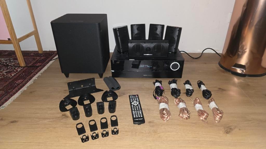 Harman Kardon 5.1 set AVR151S/230 met draadloze speakers, 70 watt of meer, Zo goed als nieuw, 5.1-systeem, Ophalen