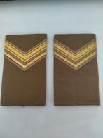 NL KL Sergeant 1 e klasse rangen , regenjas model, Verzenden, Landmacht, Nederland, Embleem of Badge