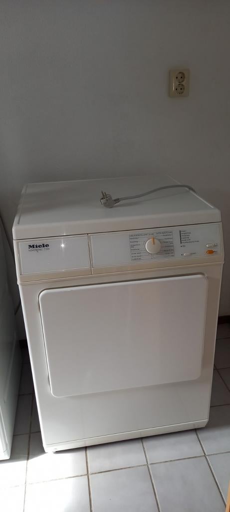 Miele Novotronic T223 Wasdroger luchtafvoer - Betrouwbaar, Ophalen, 6 tot 8 kg, Gebruikt, Luchtafvoer