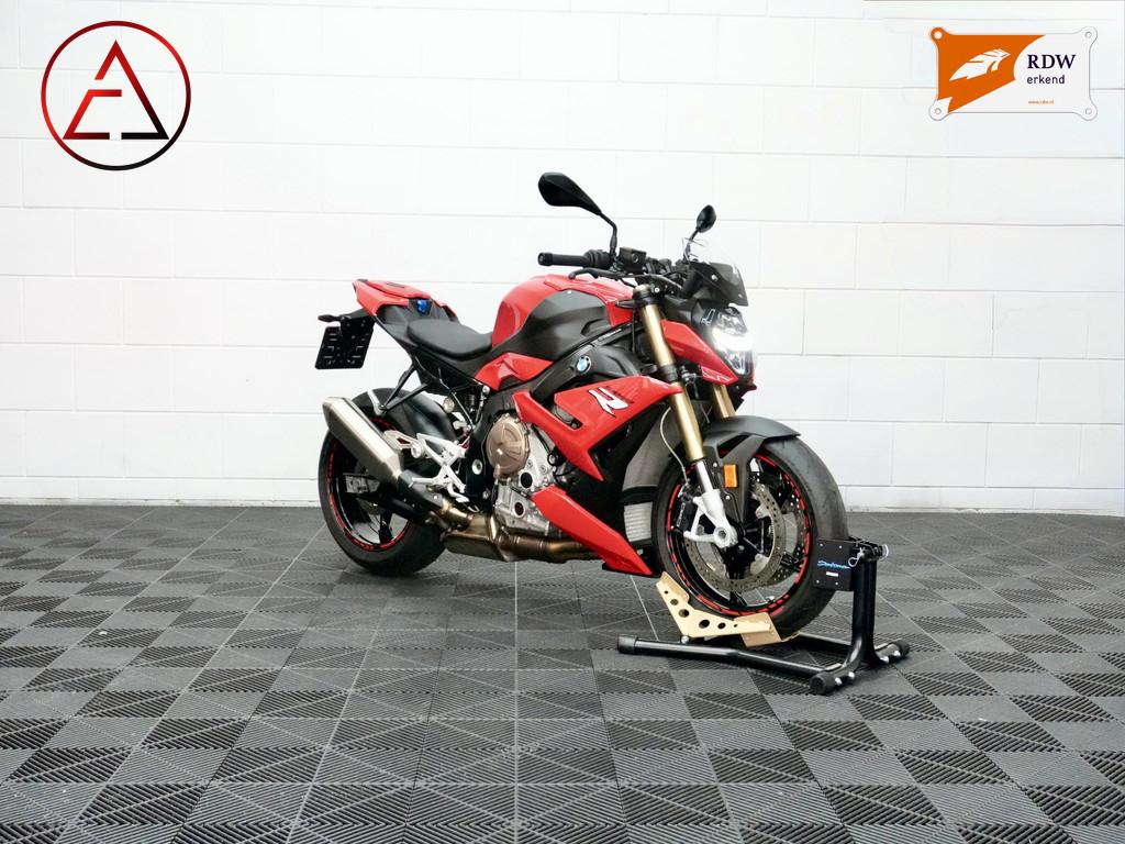 BMW S1000R 165PK | 7.083 KM | Full Power Naked | Dealer OH, Motoren, Motoren | BMW, Postbus 5805
2280 HV  Rijswijk, NL, Bedrijf