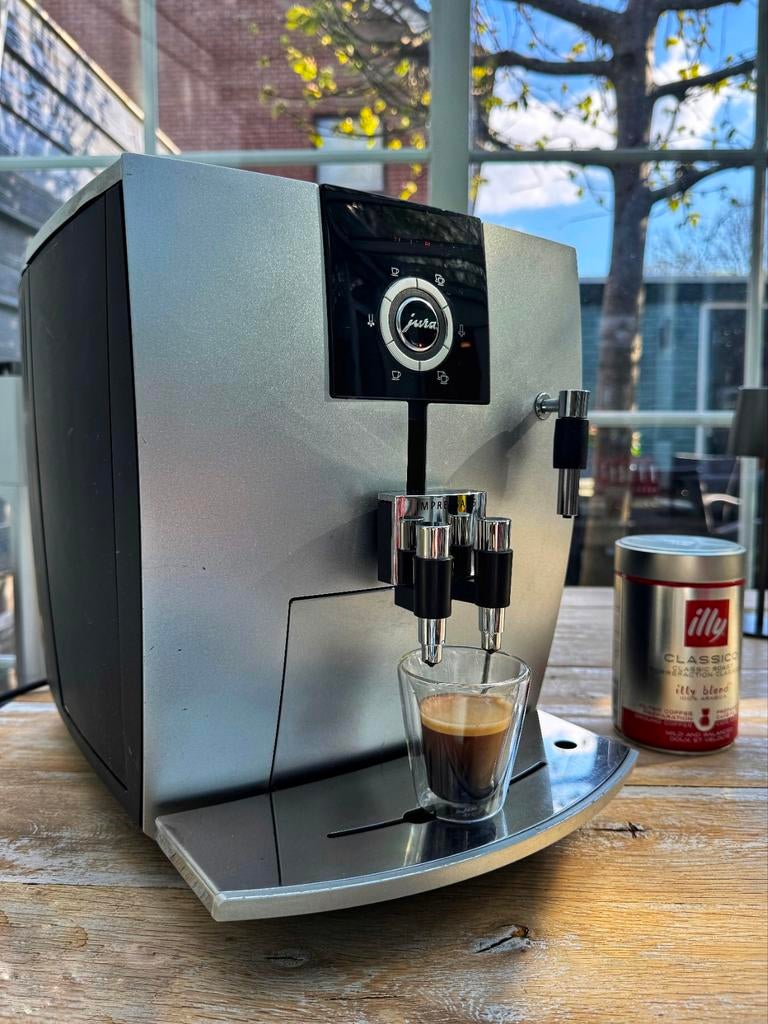 Jura Impressa J5 – Gereviseerd - Incl. Pro-Cappuccinatore, Ophalen, Koffiemachine, Zo goed als nieuw, 4 tot 10 kopjes