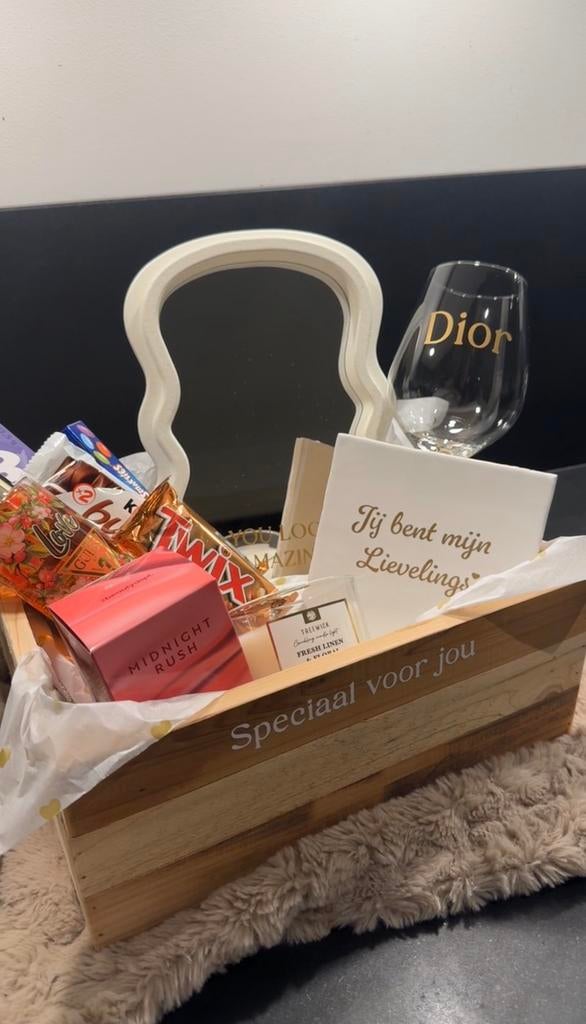 Gepersonaliseerde cadeaupakketten, Ophalen of Verzenden, Zo goed als nieuw