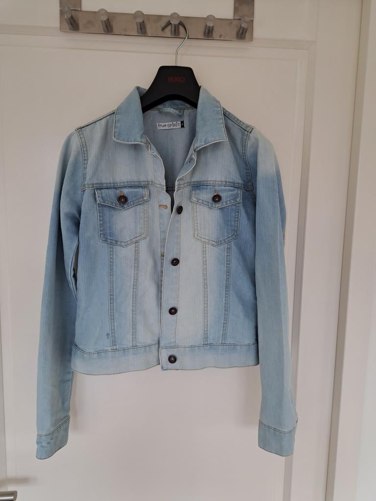Spijkerjasje ( licht ) maat 38  merk : True spirit, Ophalen of Verzenden, Zo goed als nieuw, Maat 38/40 (M), Blauw