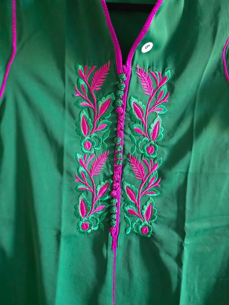 Groene Kaftan met Roze Borduurwerk - Maat 6, Ophalen of Verzenden, Nieuw, Meisje, Jurk of Rok