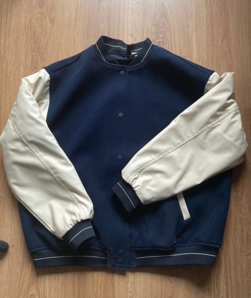 Baseball jack blauw-wit H&M, Onbekend, Nieuw, Ophalen of Verzenden, Maat 48/50 (M)