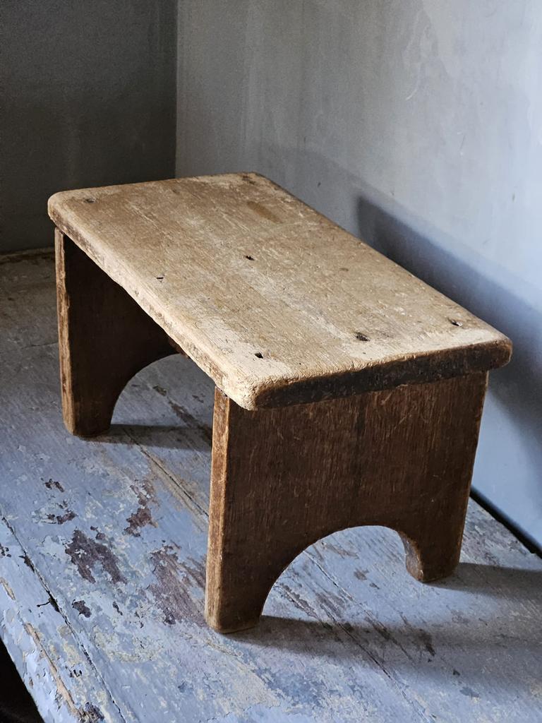 Antiek vensterbank krukje, Ophalen of Verzenden