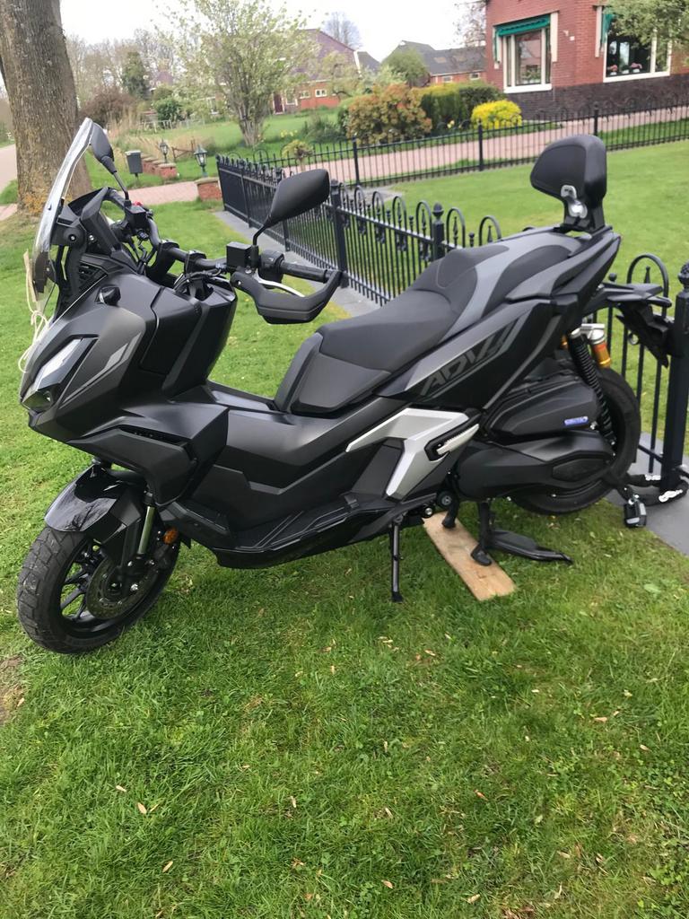 Honda motorscooter adv 350, Motoren, Scooter, Gebruikt, Particulier, Automaat