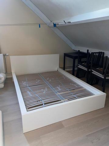 IKEA Malm Tweepersoons Bed - Wit bedframe - afbeelding 1
