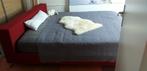 2 persoons bed 2.20x1.95 hoog 1.50 kleur rood selectr. Bodem, Ophalen, Gebruikt, Tweepersoons, Overige maten