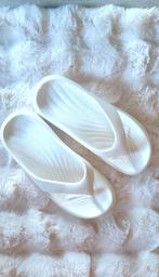 New Slippers maat 41, Ophalen of Verzenden, Nieuw, Overige materialen