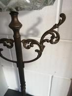 OPKNAPPER ANTIEKE BRONZEN STAANDE ASBAK 65 CM HOOGTE.
Heeft, Ophalen of Verzenden