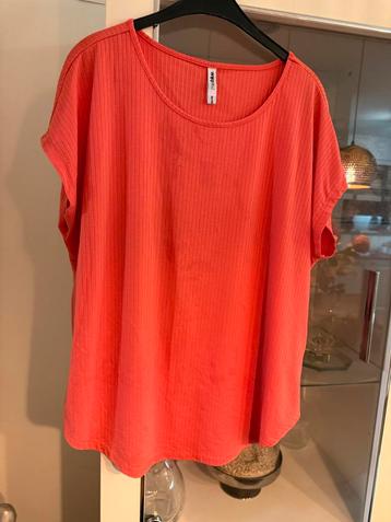 Oranje Top - Maxi Blue - Maat 46/48 beschikbaar voor biedingen