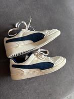 MOOIE WITTE PUMA SCHOENEN, Ophalen of Verzenden, Zo goed als nieuw, Wit, Sportschoenen