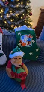 Kerst Disney store knuffel winnie the pooh & kerstsok Tigger, Ophalen of Verzenden, Winnie de Poeh of vrienden, Zo goed als nieuw
