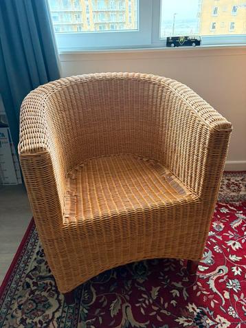 Rotan stoel beschikbaar voor biedingen