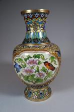 Antieke koperen cloisonné vaas uit China, Antiek en Kunst, Ophalen of Verzenden