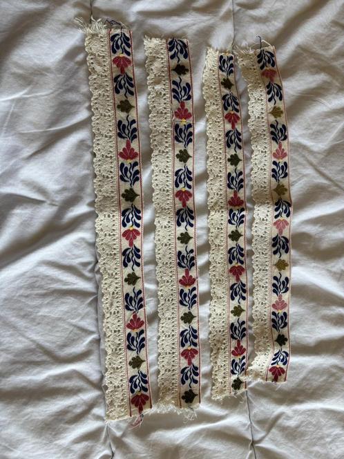 Boerenbont geborduurde kastrandjes met haakrand Boerenbond, Huis en Inrichting, Keuken | Textiel, Gebruikt, Overige typen, Wit