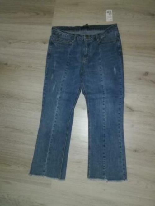 nieuwe witte jeans spijkerbroek met tekst op kuiten maat 42, Kleding | Dames, Spijkerbroeken en Jeans, Nieuw, W33 - W36 (confectie 42/44)