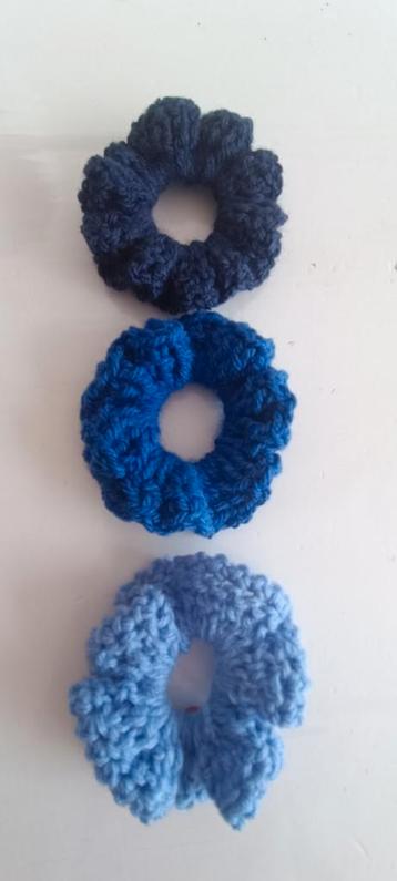 Gehaakte scrunchies set Blauw beschikbaar voor biedingen