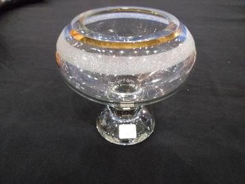 Ronde glazen schaal met gouden rand beschikbaar voor biedingen