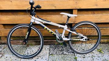 BMX Fiets - Klaar voor de Skatepark! beschikbaar voor biedingen