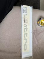 Quattro embleem sticker 1x grijs onderkant deur, Ophalen