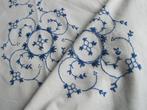 Blauw saks tafelkleed/ tafellaken hand geborduurd 215/140, Huis en Inrichting, Verzenden, Zo goed als nieuw, Rechthoek, Binnen