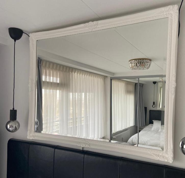 Spiegel met facetrand en witte lijst, Huis en Inrichting, Woonaccessoires | Spiegels, Gebruikt, 125 cm of meer, 100 tot 150 cm