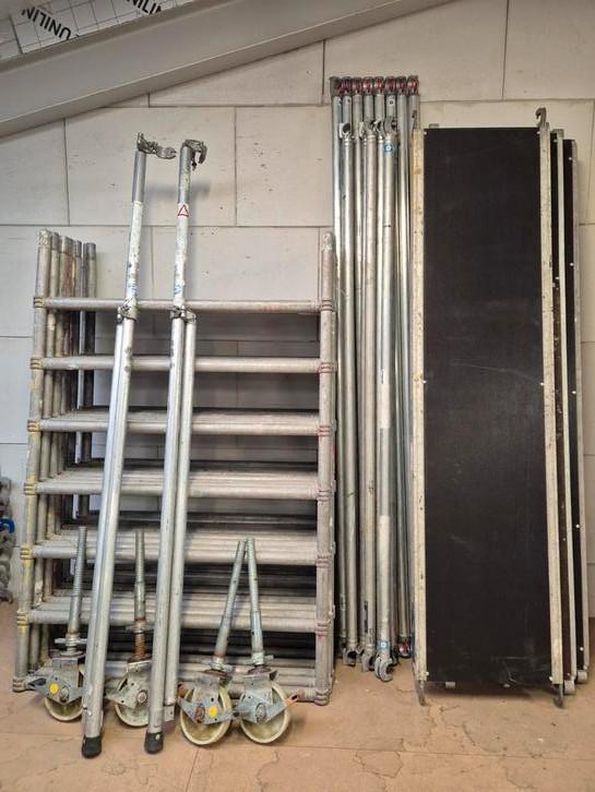 Klussteiger werkhoogte 9.5 meter rolsteiger, Doe-het-zelf en Verbouw, Steigers, Gebruikt, Rolsteiger of Kamersteiger, 5 meter of hoger