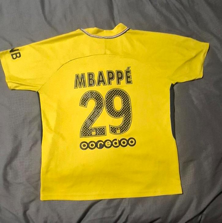 PSG Mbappe Shirt - Maat M, Tickets en Kaartjes, Sport | Voetbal