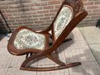 Antiek eiken schommelstoeltje met Gobelin bekleding., Ophalen