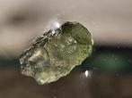 Mooi donkere moldaviet 0,41 gram, Verzamelen, Ophalen of Verzenden, Mineraal