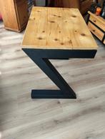 Houten salontafel met metalen onderstel, Huis en Inrichting, Bureaus, Ophalen, Zo goed als nieuw, Bureau