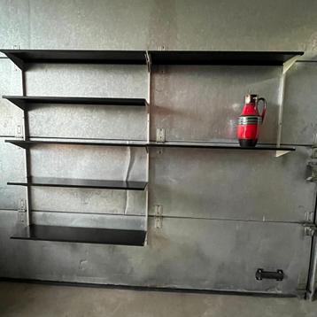 OPRUIMING industrieel design wandrek jaren 50 60 Tomado beschikbaar voor biedingen
