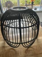 Stijlvolle zwarte rotan lampenkap, Huis en Inrichting, Lampen | Lampenkappen, 25 tot 50 cm, Zwart, Rond, Ophalen of Verzenden