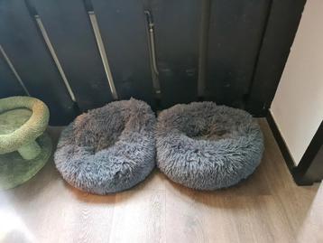 Kattenmandje model Donut €5,- per stuk(ik heb er nog maar 1) beschikbaar voor biedingen