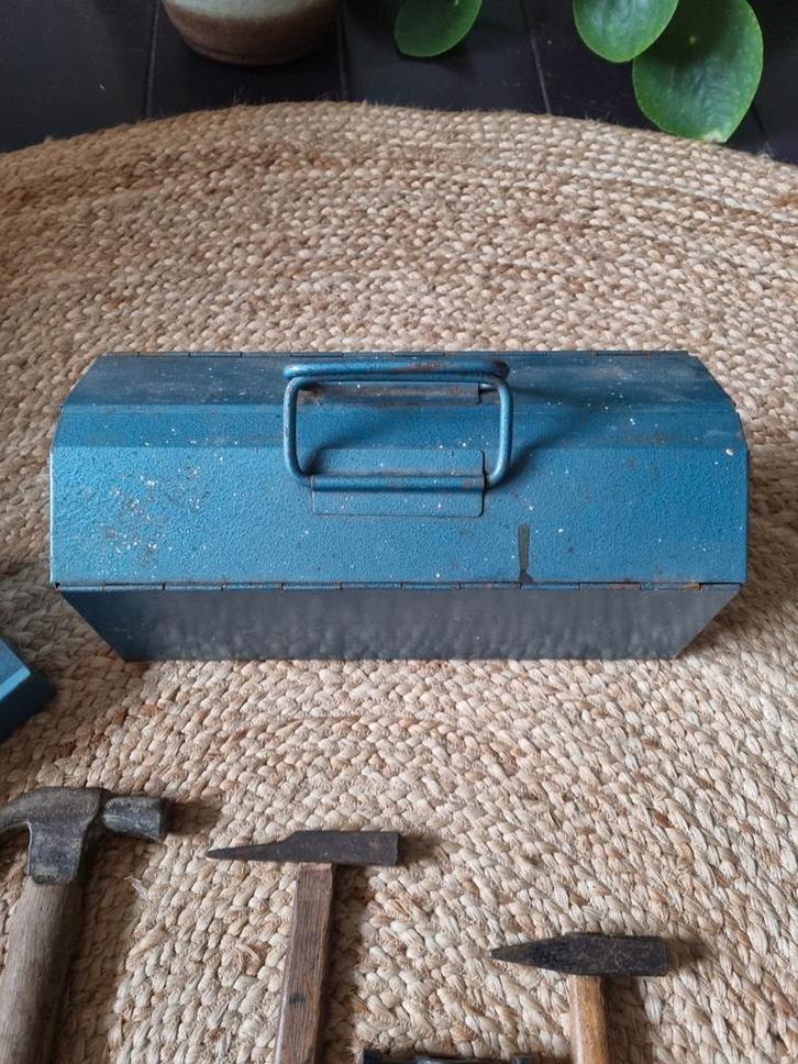 Vintage Gereedschapskist met 10 Hamers, Antiek en Kunst, Antiek | Gereedschap en Instrumenten, Ophalen of Verzenden