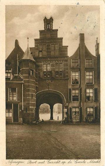 (381-013-037) Nijmegen Poort met Gezicht op de Groote Markt beschikbaar voor biedingen