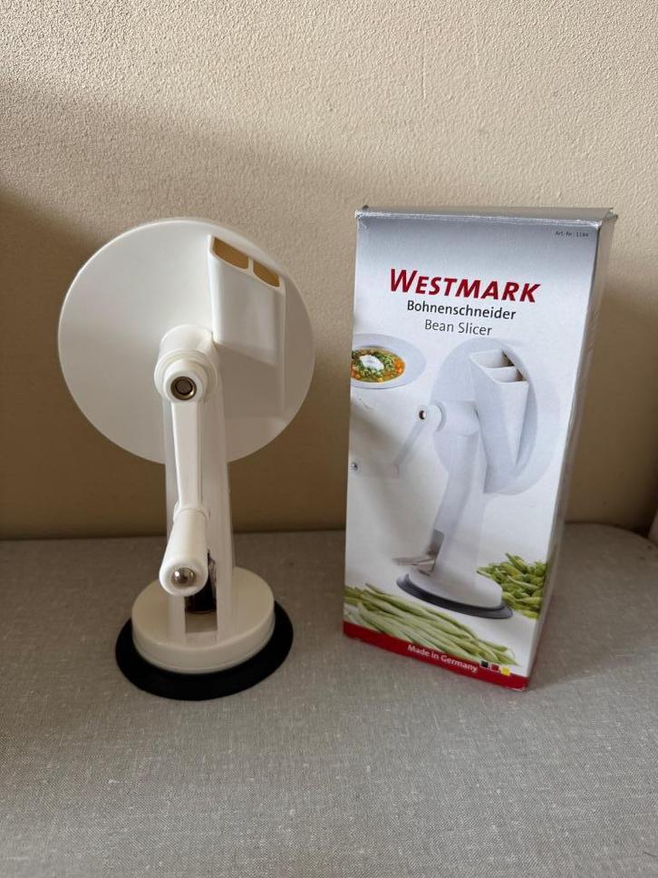 NIEUW in doos WESTMARK bonensnijder bonenmolen WIT zuignap, Huis en Inrichting, Keuken | Keukenbenodigdheden, Nieuw, Ophalen of Verzenden