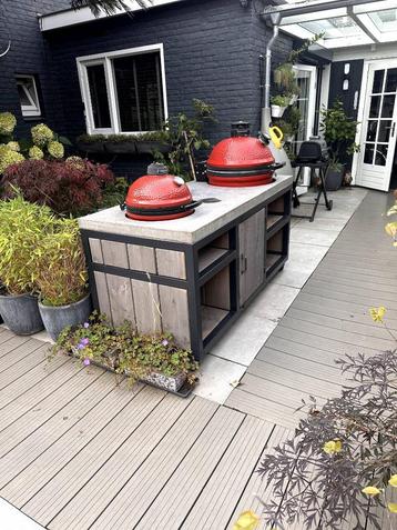 Buitenkeuken met Kamado joe classic 2 en Junior beschikbaar voor biedingen