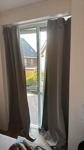 Gordijnen beschikbaar voor biedingen