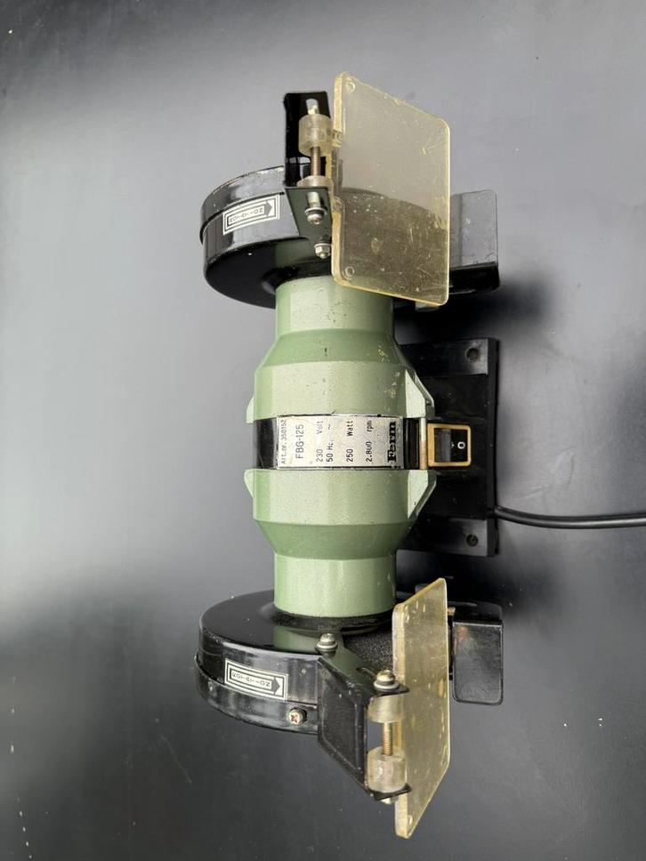 Werkbankslijpmachine., Doe-het-zelf en Verbouw, Gereedschap | Schuurmachines, Zo goed als nieuw, Ophalen of Verzenden