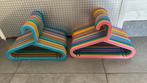 Kinder kleding hangers 67 stuks ikea regenboog kleuren zgan, Ophalen, Zo goed als nieuw, Kunststof, Kinderen