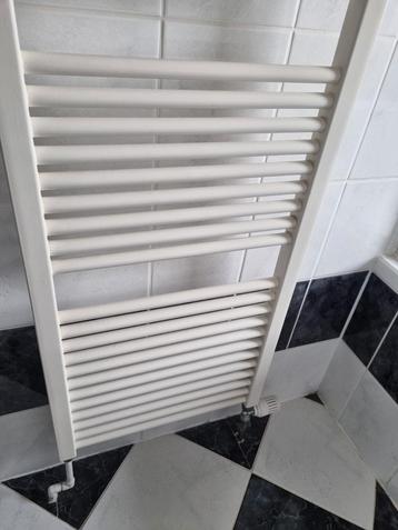 Witte badkamer radiator 
